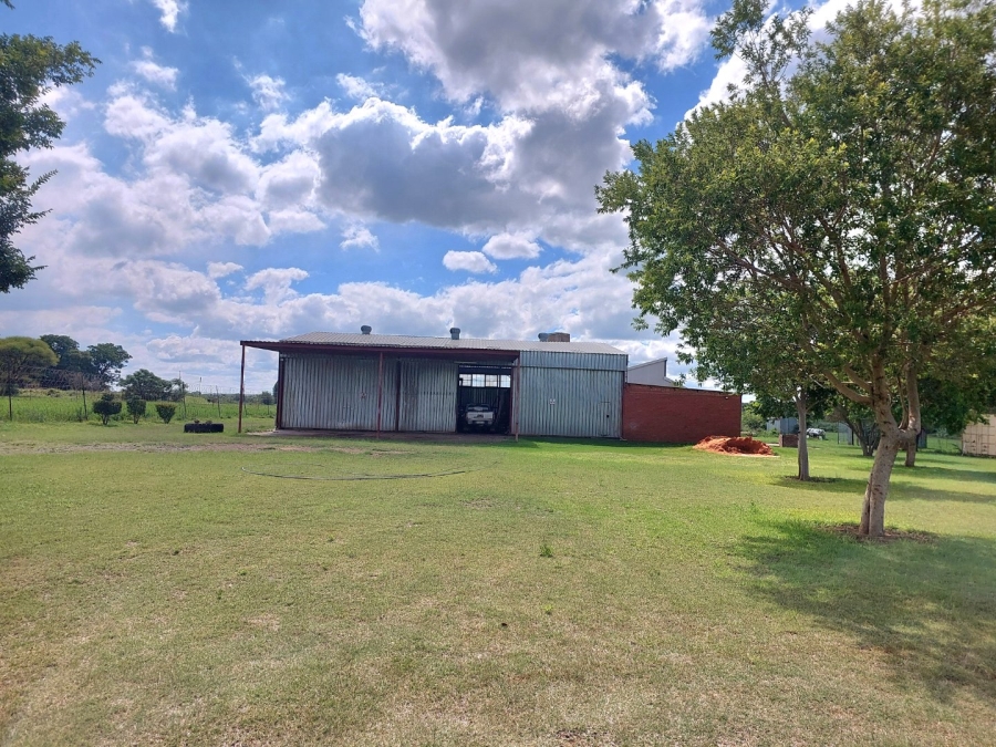 Commercial Property for Sale in Zoutpansdrift North West